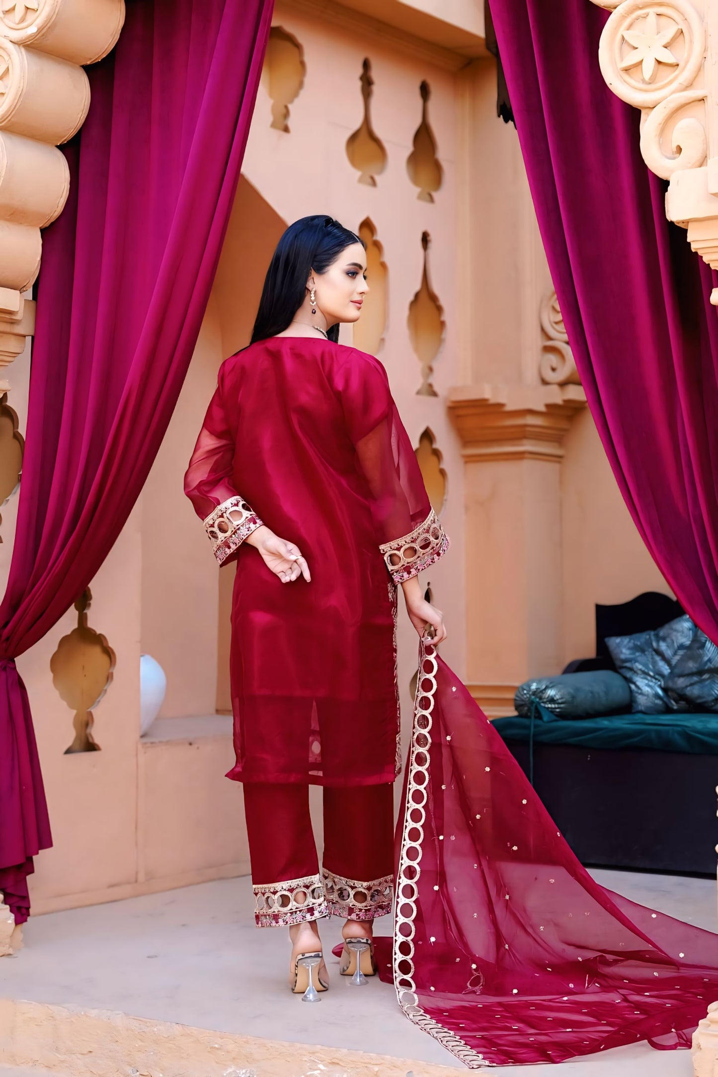 Organza Embroidered Suit β3 Piece