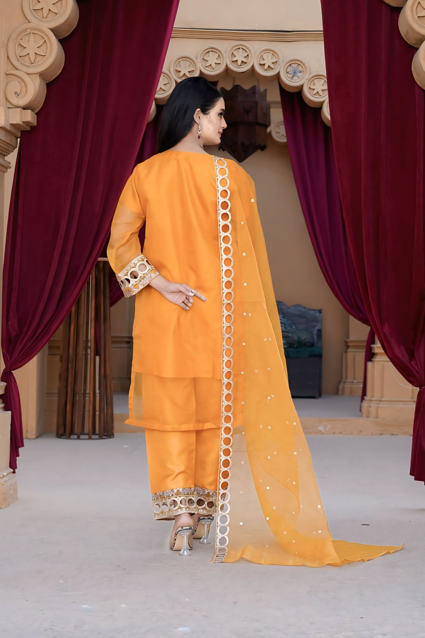 Organza Embroidered Suit β3 Piece