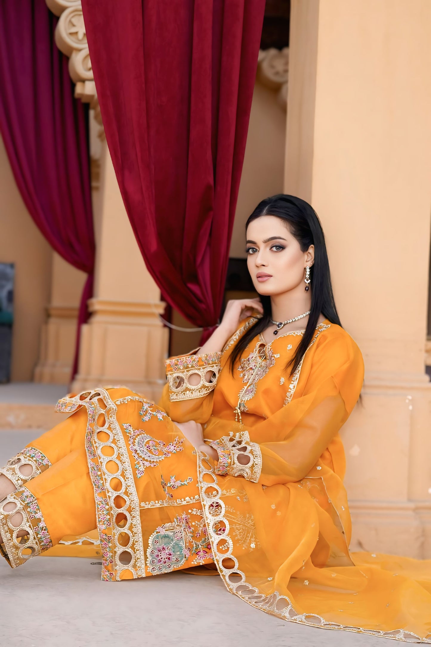 Organza Embroidered Suit β3 Piece