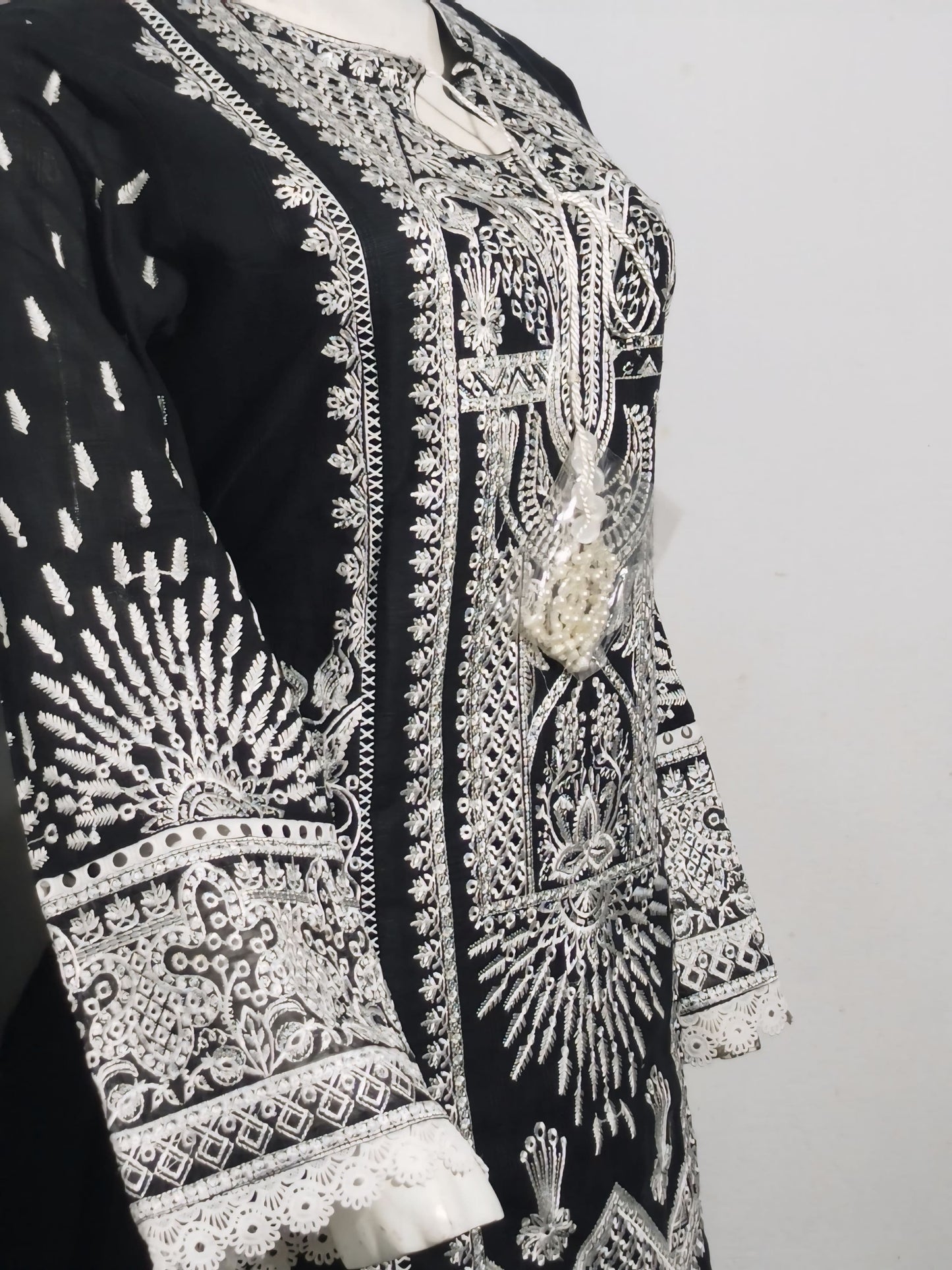 Embroidered Line Cotton Suit – Minar Print Dupatta (3PC)